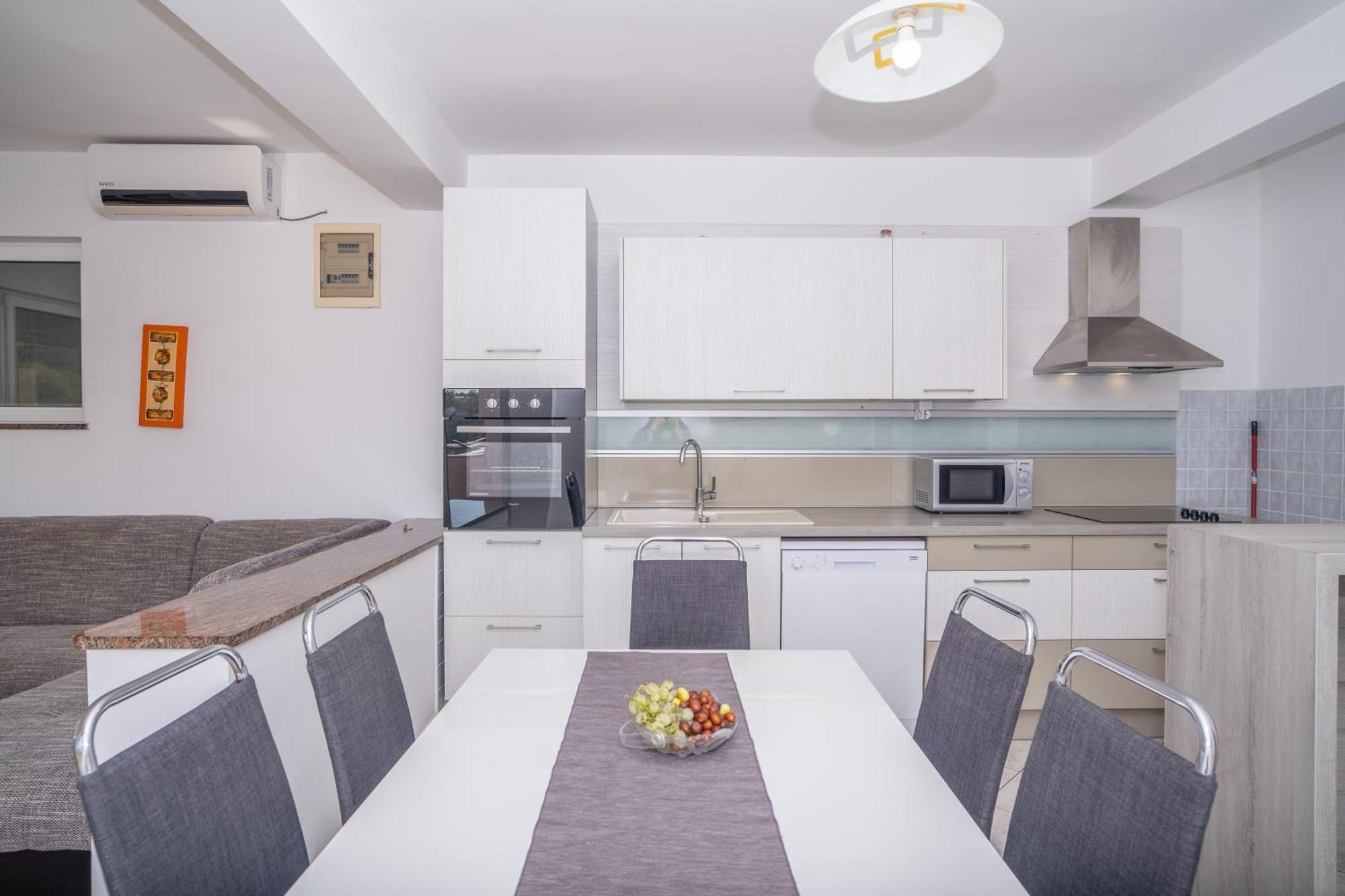 Apartment Bura Sibenik Bagian luar foto