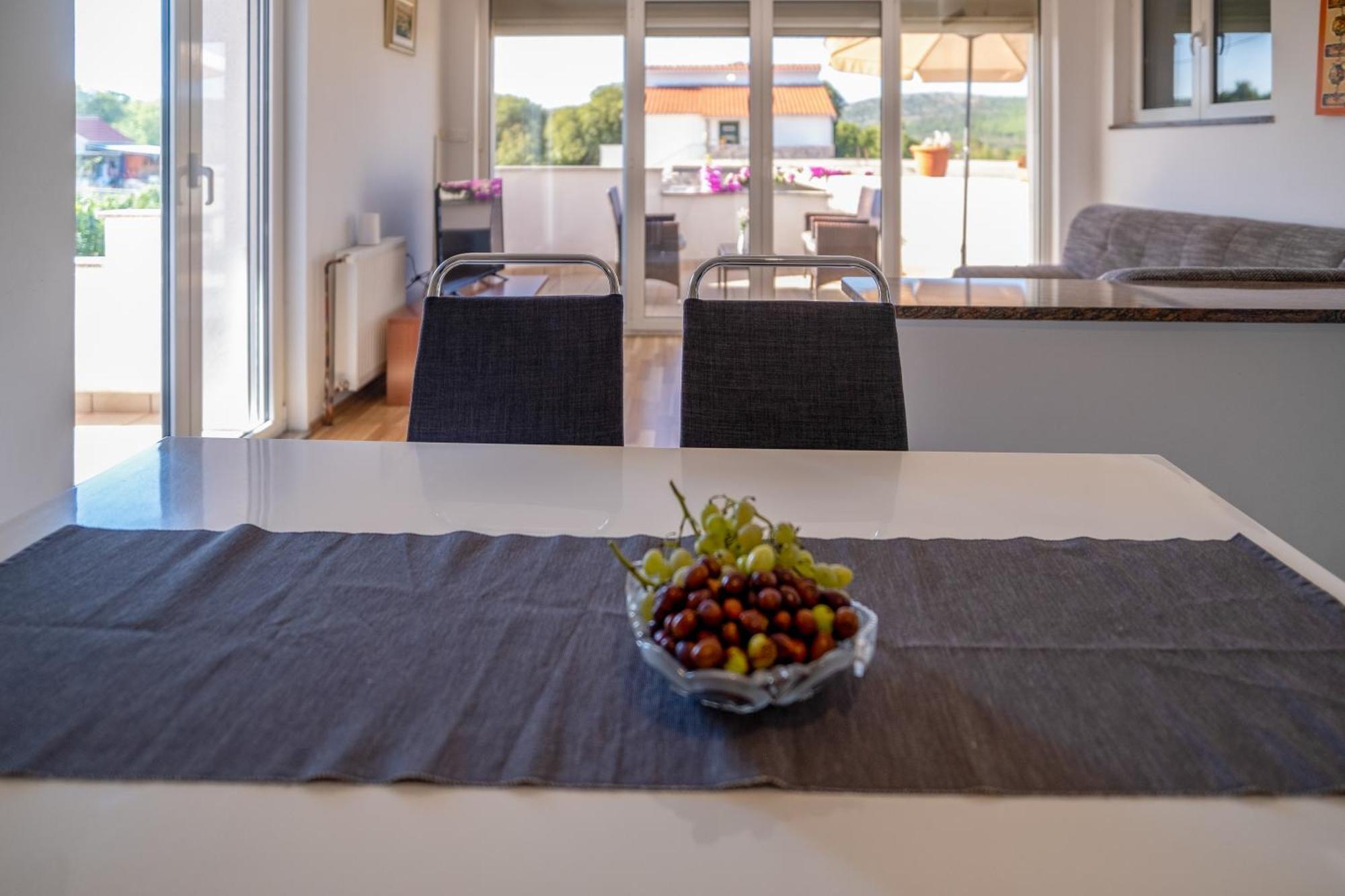Apartment Bura Sibenik Bagian luar foto